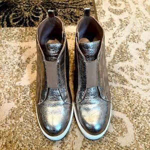 In like new condition. Gold, leather Paolo sneaker/booties